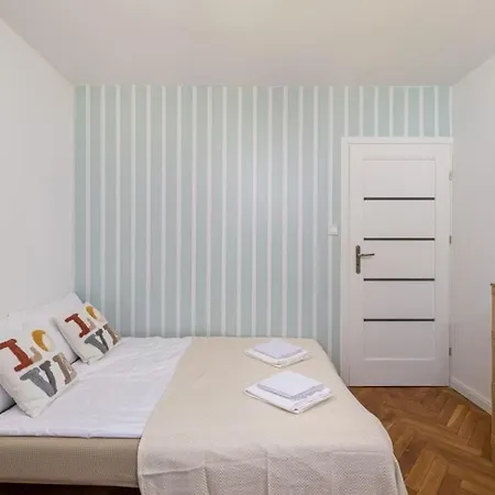 Franciszkanska Old Town 2-bedroom Family With Bath Apartment