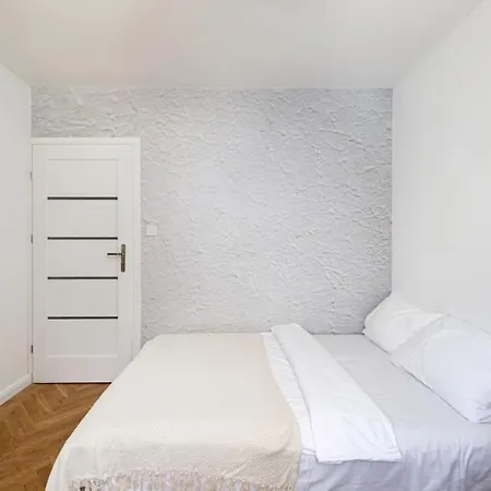 Franciszkanska Old Town 2-bedroom Family With Bath Apartment